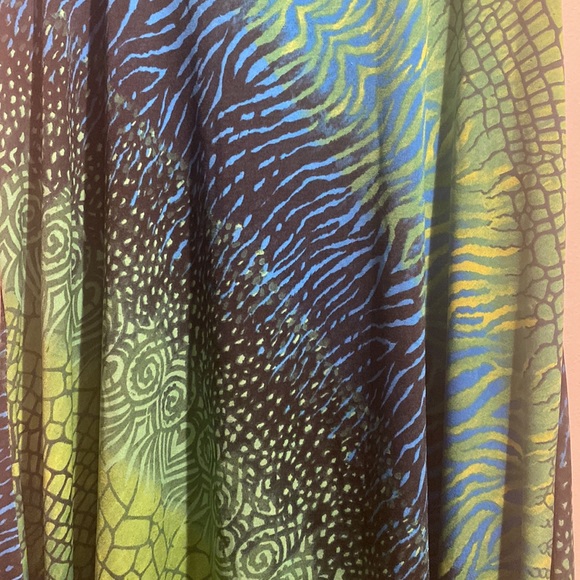 No tagsPit to pit 21” kerchief top. - Picture 2 of 5